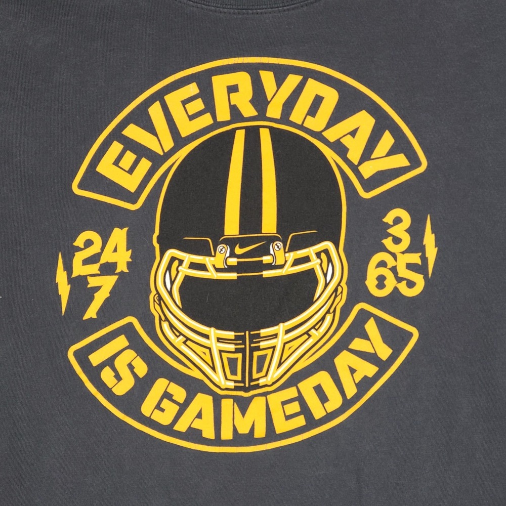 NIKE Football Boys Medium Gray Long Sleeve T-Shirt Everyday Is Gameday Cotton - Picture 2 of 5